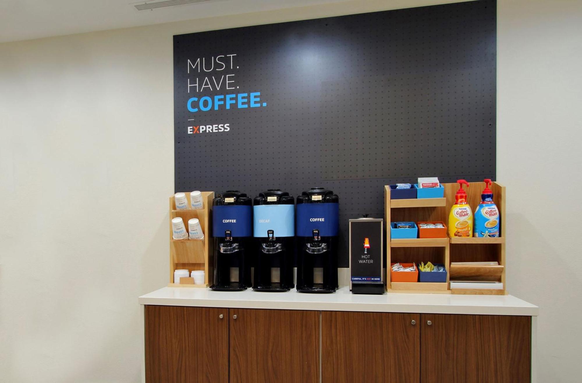 Holiday Inn Express & Suites Memphis East By Ihg ภายนอก รูปภาพ